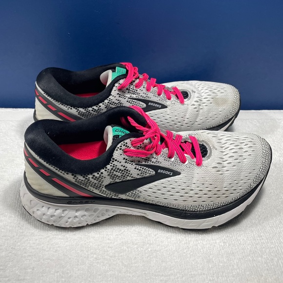 Brooks Shoes - Brooks Ghost 11 Women’s Sz 6.5